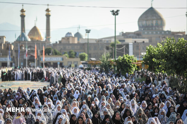 شاہ عبدالعظیم میں نماز عید سعید فطرکی ادائیگی