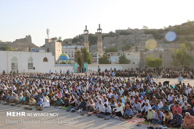 اقامه نماز عید سعید فطر در میناب‎