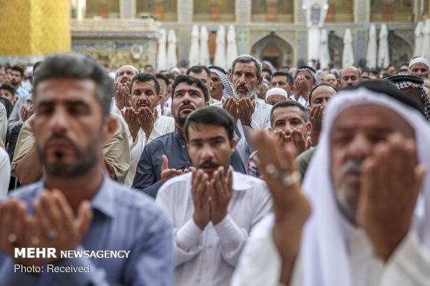 اقامه نماز عید سعید فطر در حرم علوی