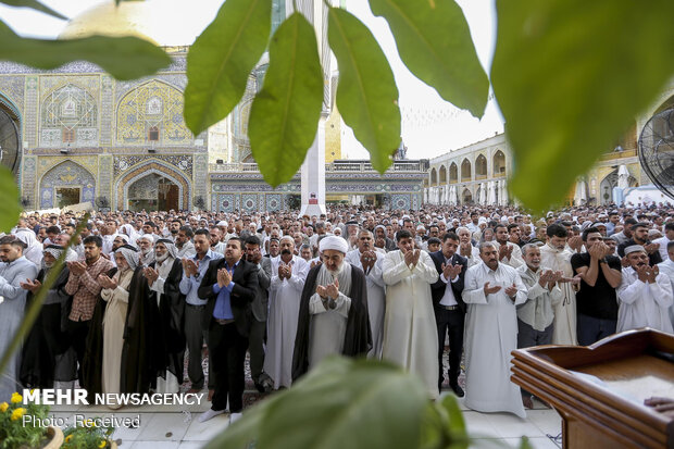 اقامه نماز عید سعید فطر در حرم علوی