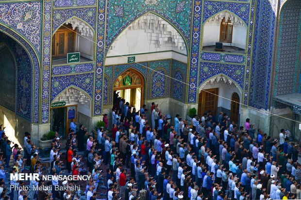 اقامه نماز عید سعید فطر در حرم مطهر حضرت معصومه(س)