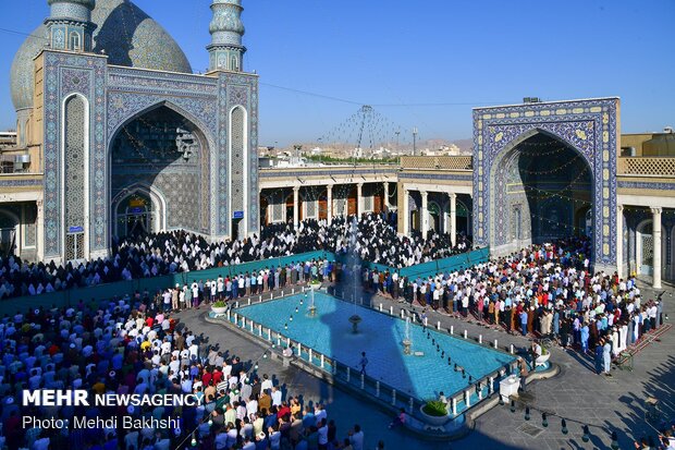 اقامه نماز عید سعید فطر در حرم مطهر حضرت معصومه(س)