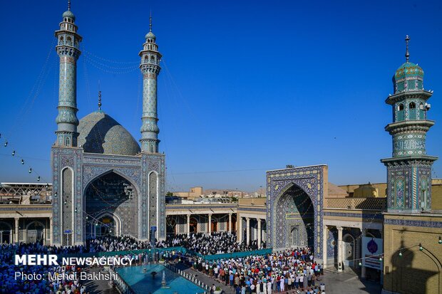 اقامه نماز عید سعید فطر در حرم مطهر حضرت معصومه(س)