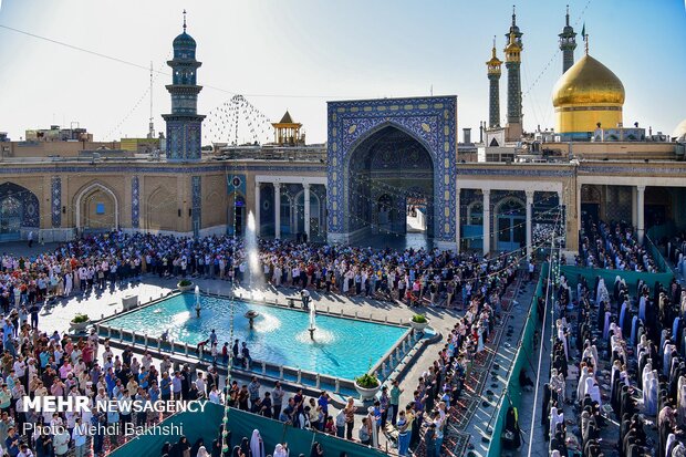 اقامه نماز عید سعید فطر در حرم مطهر حضرت معصومه(س)