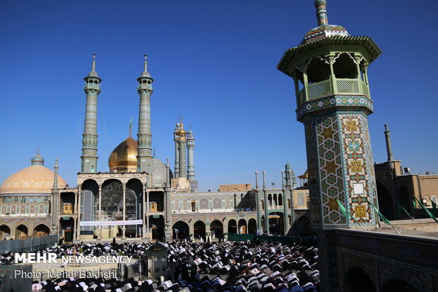 اقامه نماز عید سعید فطر در حرم مطهر حضرت معصومه(س)