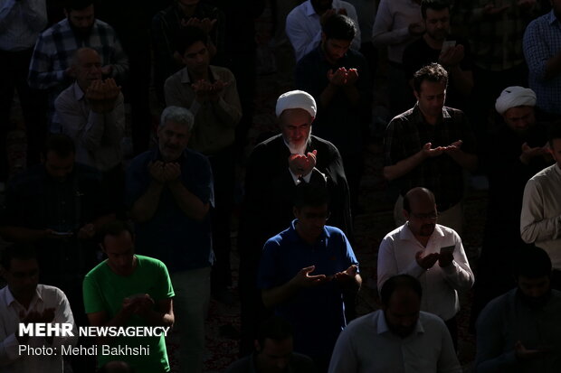 اقامه نماز عید سعید فطر در حرم مطهر حضرت معصومه(س)