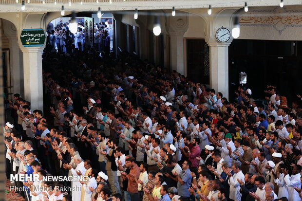 اقامه نماز عید سعید فطر در حرم مطهر حضرت معصومه(س)