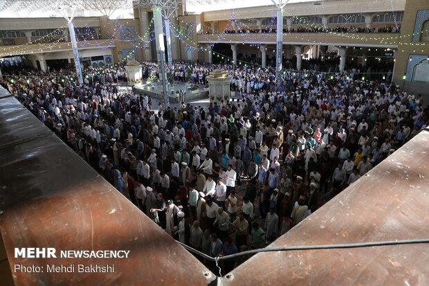 اقامه نماز عید سعید فطر در حرم مطهر حضرت معصومه(س)