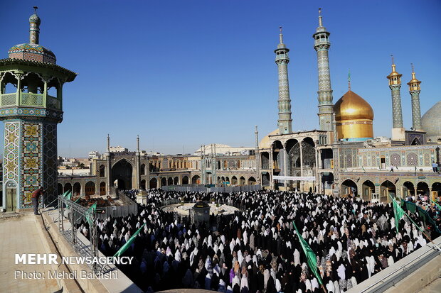 اقامه نماز عید سعید فطر در حرم مطهر حضرت معصومه(س)