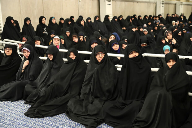 Leader's meeting with government officials, Islamic countries’ envoys