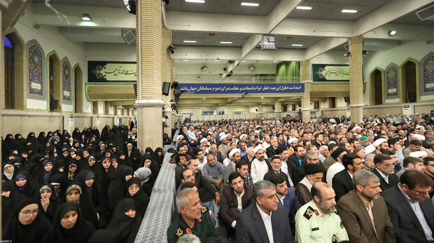 Leader's meeting with government officials, Islamic countries’ envoys