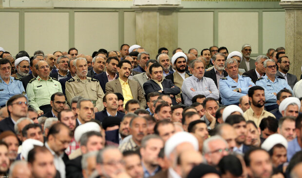 Leader's meeting with government officials, Islamic countries’ envoys