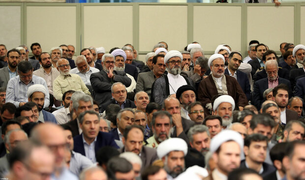 Leader's meeting with government officials, Islamic countries’ envoys
