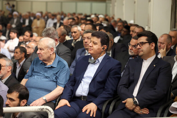 Leader's meeting with government officials, Islamic countries’ envoys
