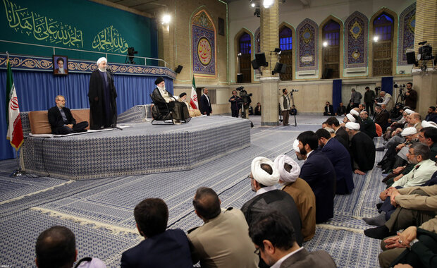 Leader's meeting with government officials, Islamic countries’ envoys