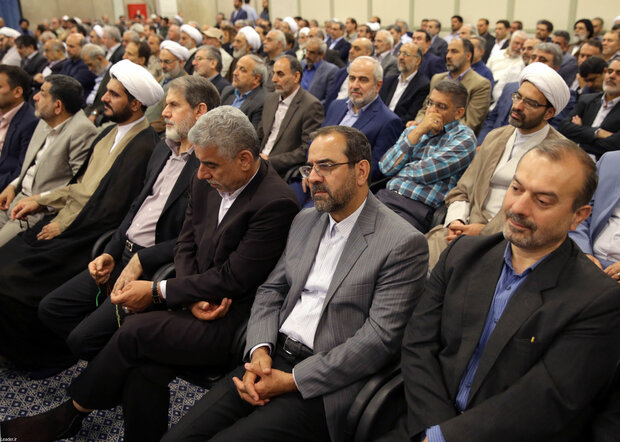 Leader's meeting with government officials, Islamic countries’ envoys