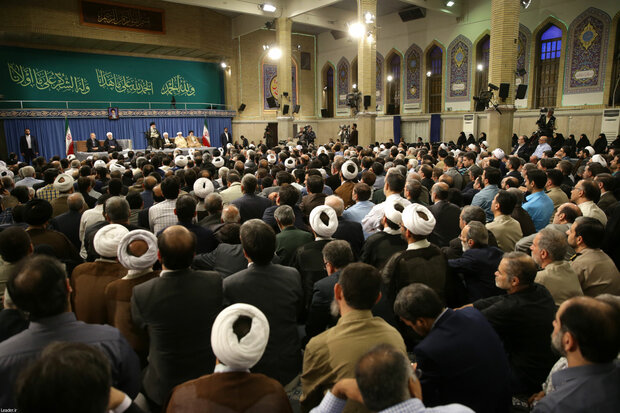 Leader's meeting with government officials, Islamic countries’ envoys