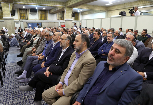 Leader's meeting with government officials, Islamic countries’ envoys