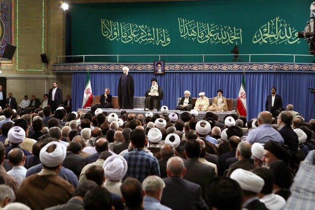 Leader's meeting with government officials, Islamic countries’ envoys