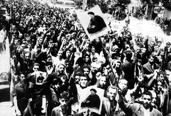 قیام ۱۵ خرداد آغاز شکل‌گیری نهضت ادامه دار انقلاب است
