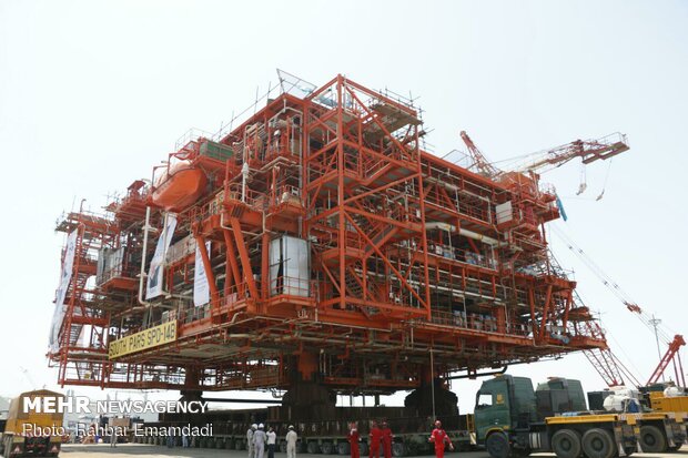 3rd South Pars platform loaded to be installed on offshore spot