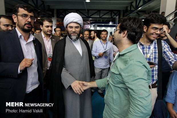 بازدید رئیس سازمان تبلیغات اسلامی از نمایشگاه اینوتکس ۲۰۱۹
