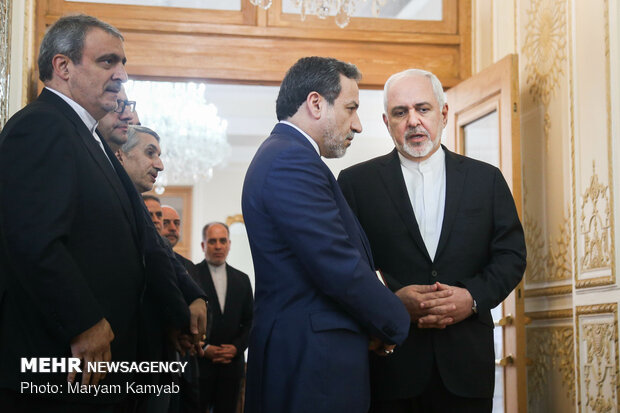 Meeting of Iran, Japan FMs in Tehran
