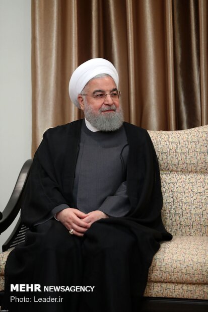 Japanese PM meets Leader of Islamic Revolution