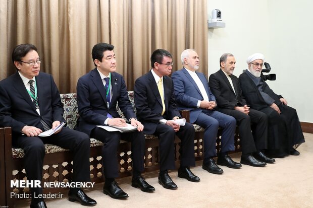 Japanese PM meets Leader of Islamic Revolution