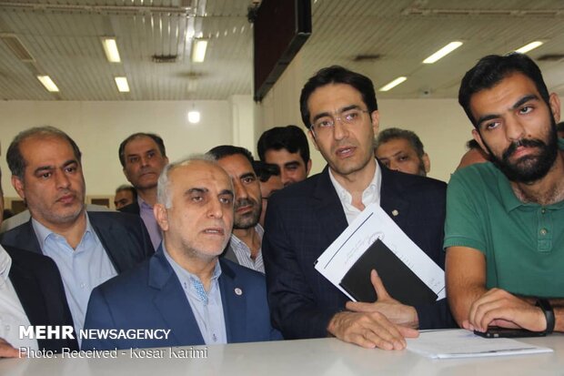 بازدید  فرهاد دژپسند  وزیر اقتصاد و دارایی از گمرک بندر امام خمینی