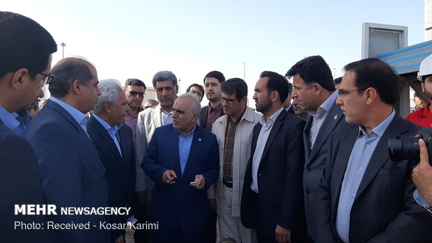 بازدید  فرهاد دژپسند  وزیر اقتصاد و دارایی از گمرک بندر امام خمینی