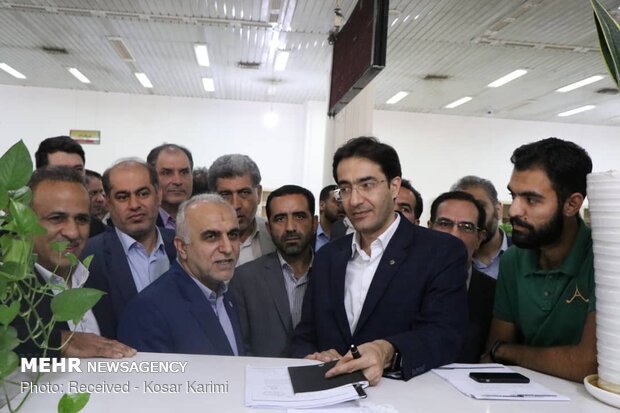 بازدید  فرهاد دژپسند  وزیر اقتصاد و دارایی از گمرک بندر امام خمینی