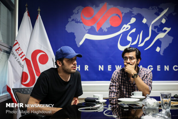گفتگو با پدرام شریفی و آرمین رحیمیان بازیگران فیلم شبی که ماه کامل شد