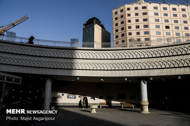 Photo Exhibition on “Flood” opens in Vali-e Asr Sq. (AS) Expectation Verandah 