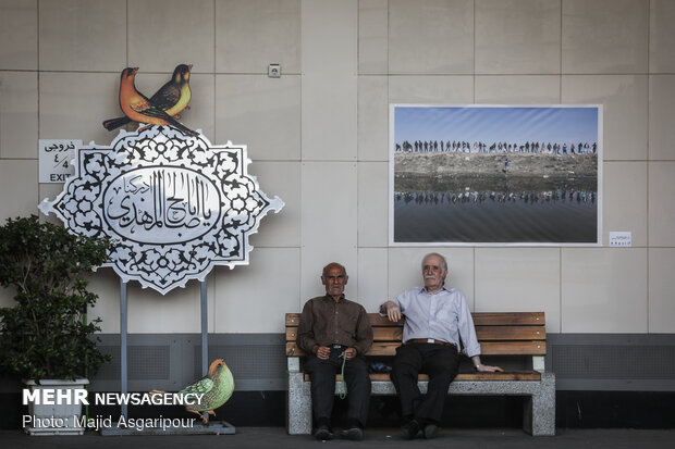 Photo Exhibition on “Flood” opens in Vali-e Asr Sq. (AS) Expectation Verandah 