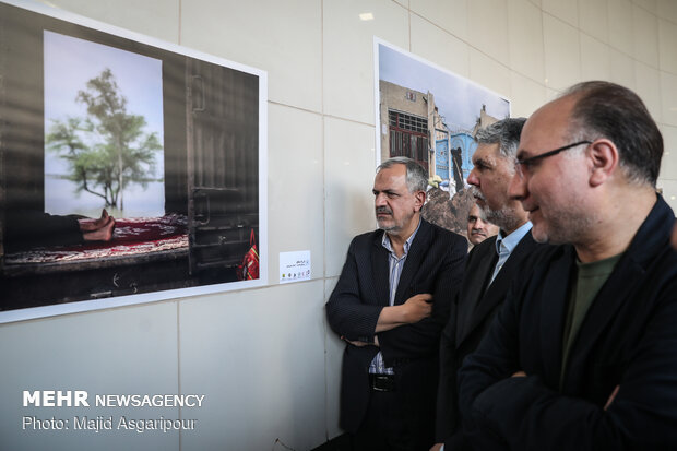 Photo Exhibition on “Flood” opens in Vali-e Asr Sq. (AS) Expectation Verandah 