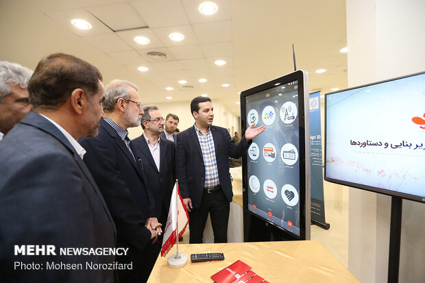 بازدید رئیس مجلس از نمایشگاه محصولات فناورانه پارک فناوری پردیس