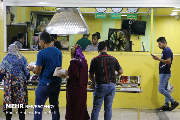 ‘Falafel’ shops in Bandar Abbas