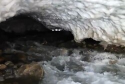 تونلی از برف در دامنه‌های «گرین»