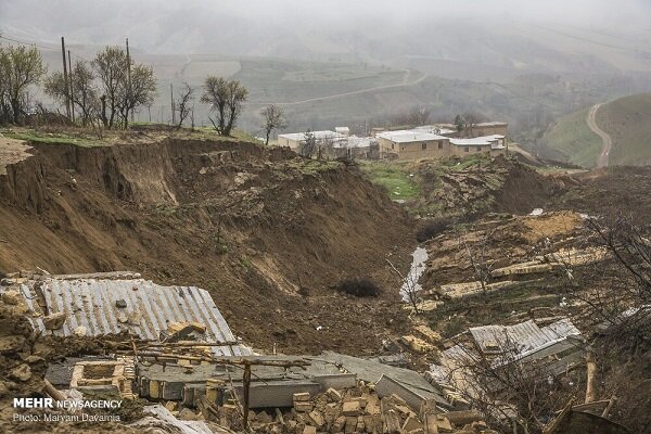 بررسی ۷۵ روستای دچار لغزش لرستان/ ۱۵ روستا باید پایدارسازی شوند