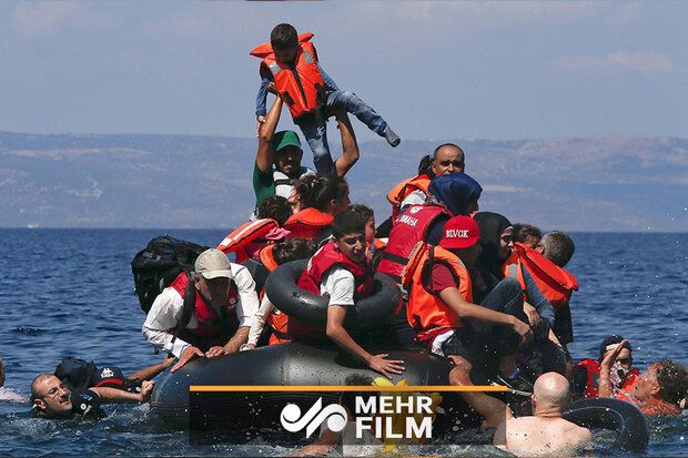 فیلمی از قایق واژگون شده پناهجویان در ساحل غربی ترکیه