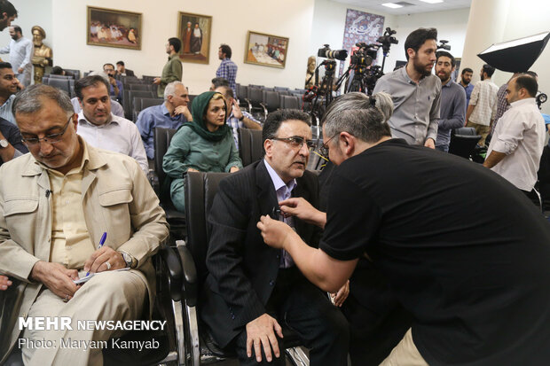 مناظره زاکانی و تاج زاده
