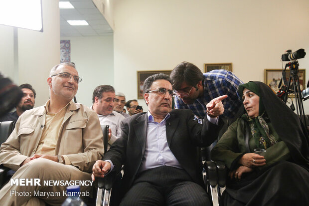 مناظره زاکانی و تاج زاده