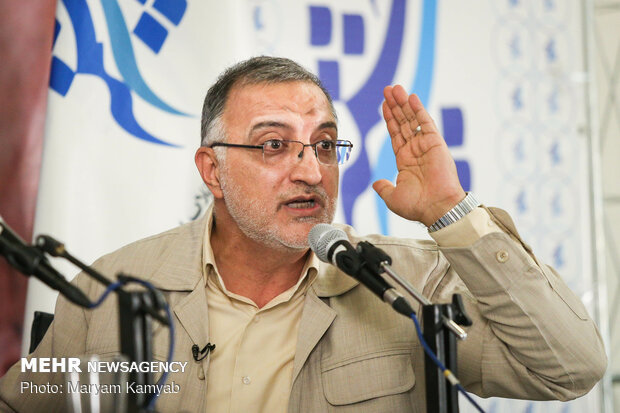 مناظره زاکانی و تاج زاده