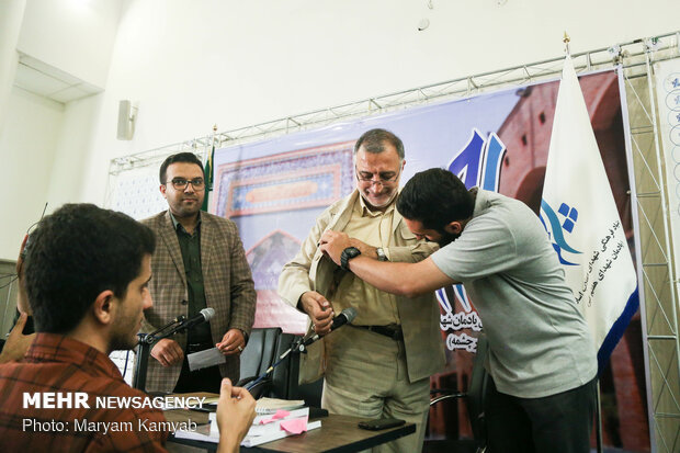 مناظره زاکانی و تاج زاده