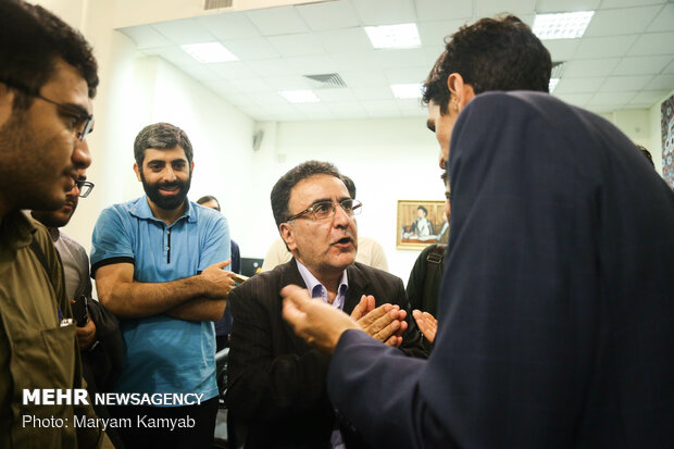 مناظره زاکانی و تاج زاده
