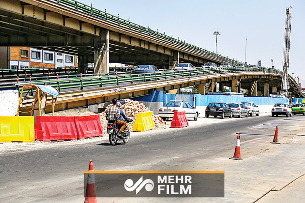 تصاویری از آغاز انسداد و جمع‌آوری پل گیشای تهران