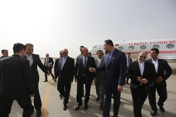 Turkish FM lands in Isfahan for bilateral talks