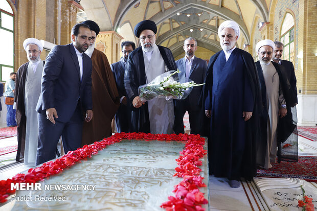 Judiciary officials renew allegiance with Imam Khomeini (RA) ideals on Judiciary…