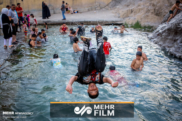 «چشمه علی» تفرج‌گاهی خنک برای گذراندن تابستانی گرم